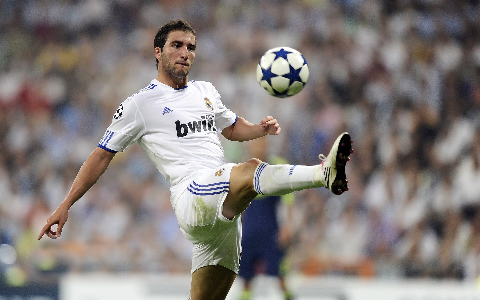 全国青少年田径赛记录频频被打破，年轻选手崭露头角赋予希望，2021年青少年田径比赛